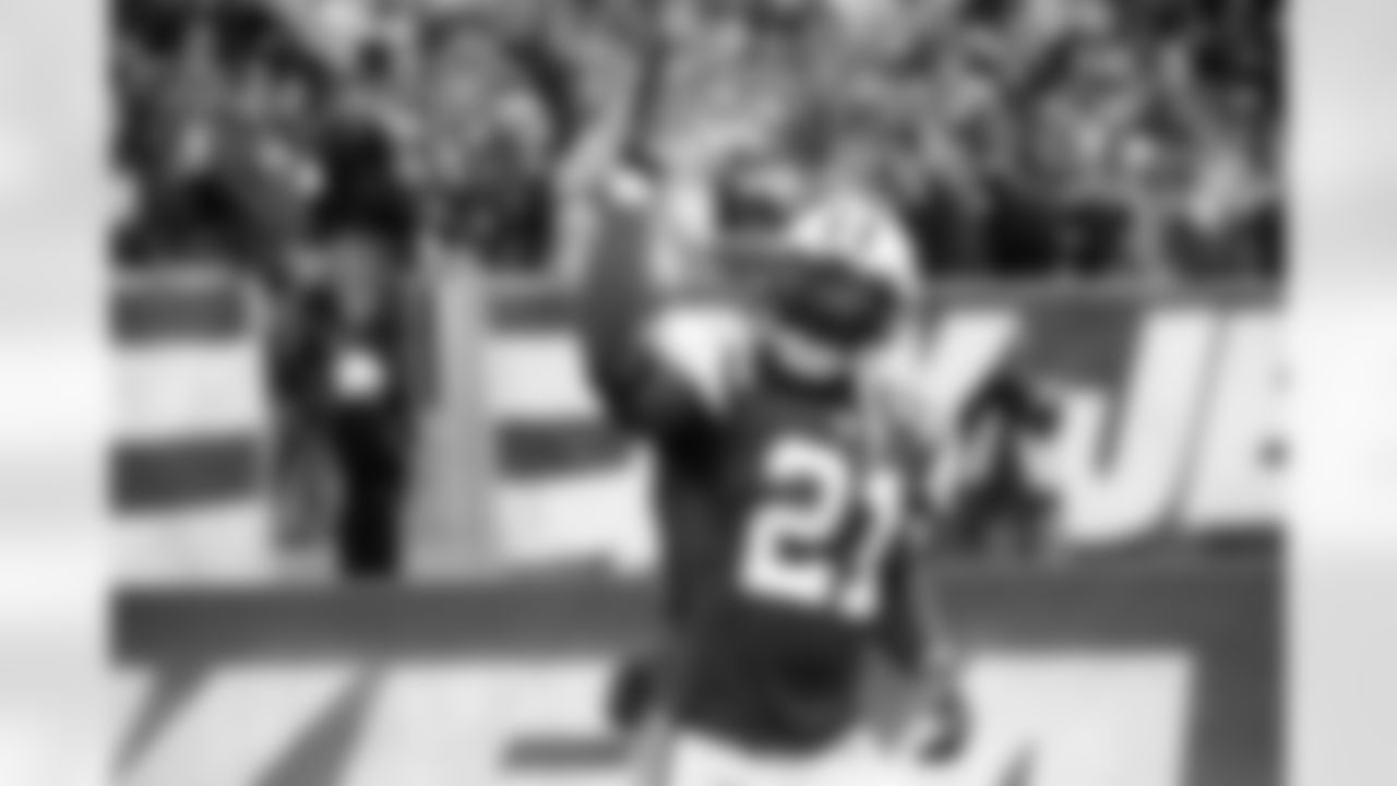 LaDainian Tomlinson Photos