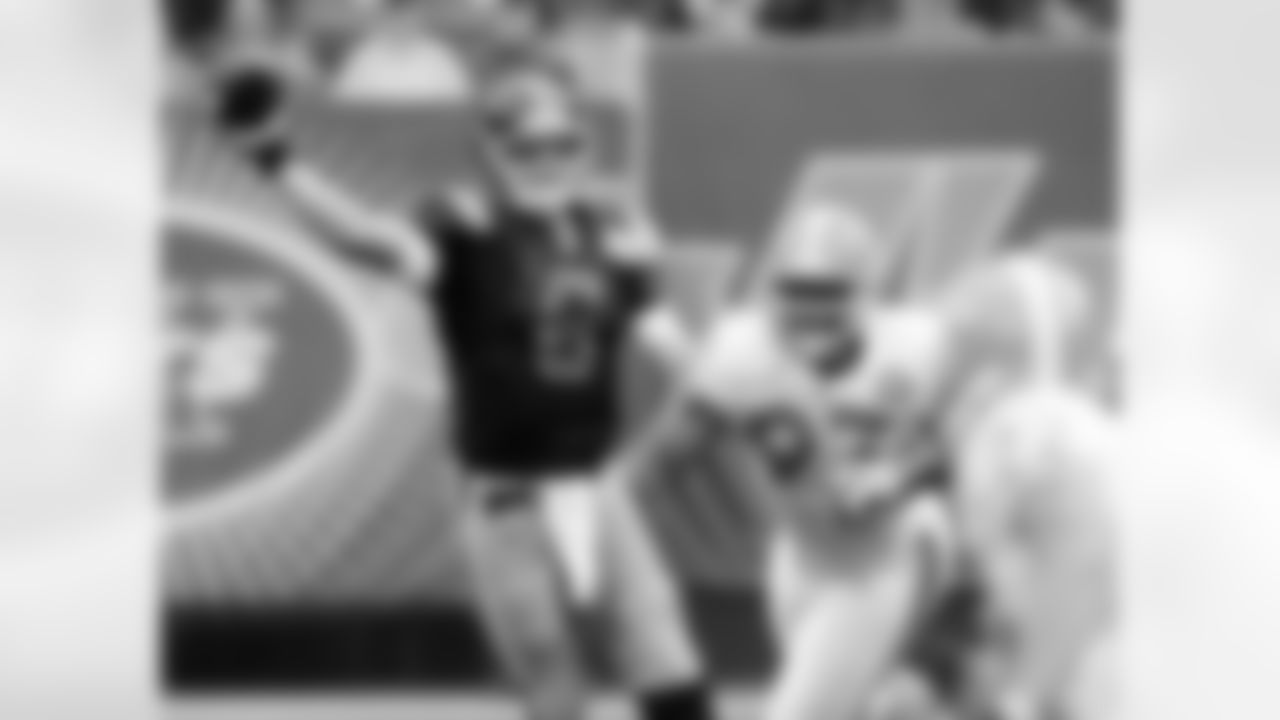 2009 Week 3 - Jets vs Titans Photos