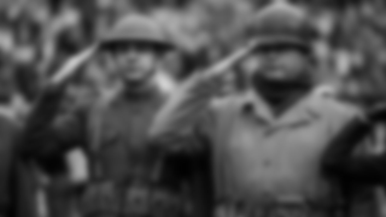 32-SALUTE_TO_SERVICE_111019_GR_167