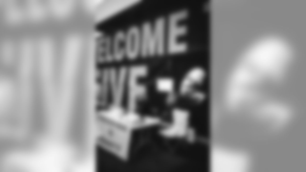 E_SNY_9874
