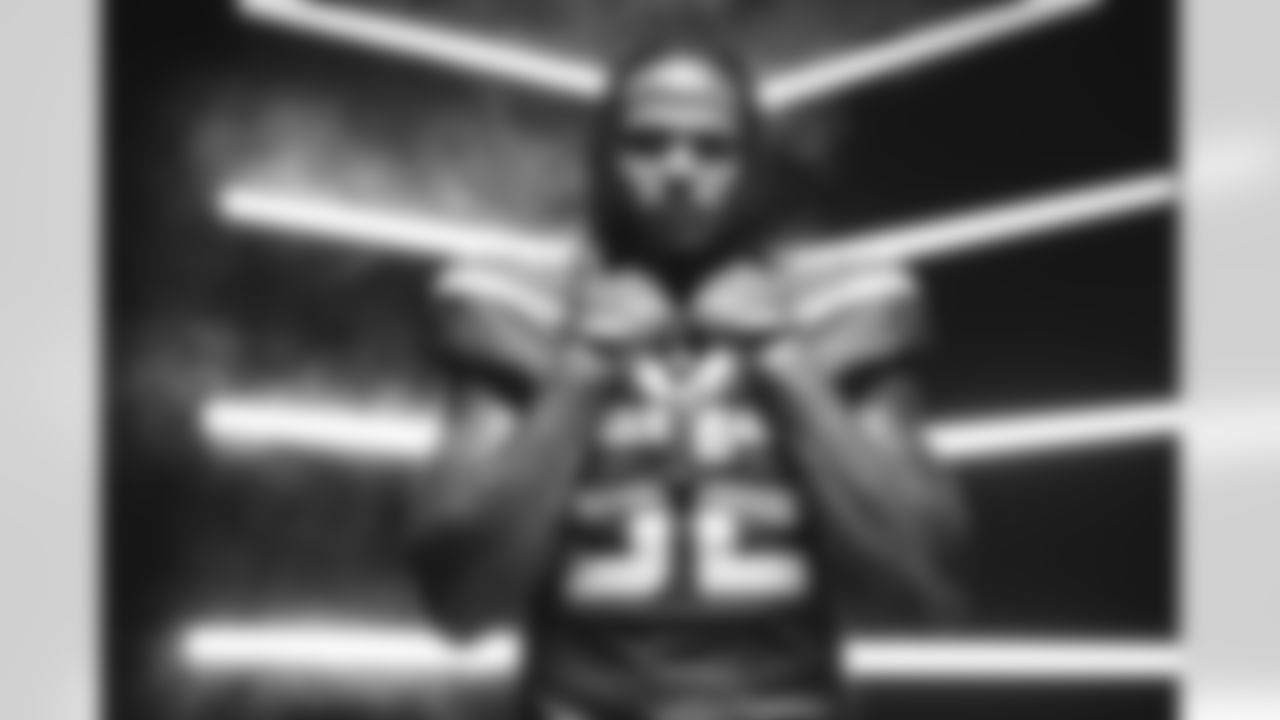 DE Jermaine Johnson