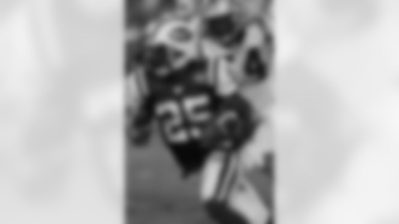 Joe Mcknight Photos