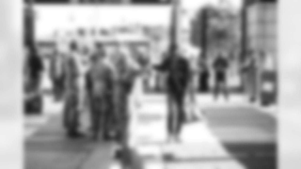 E_SNY_8605