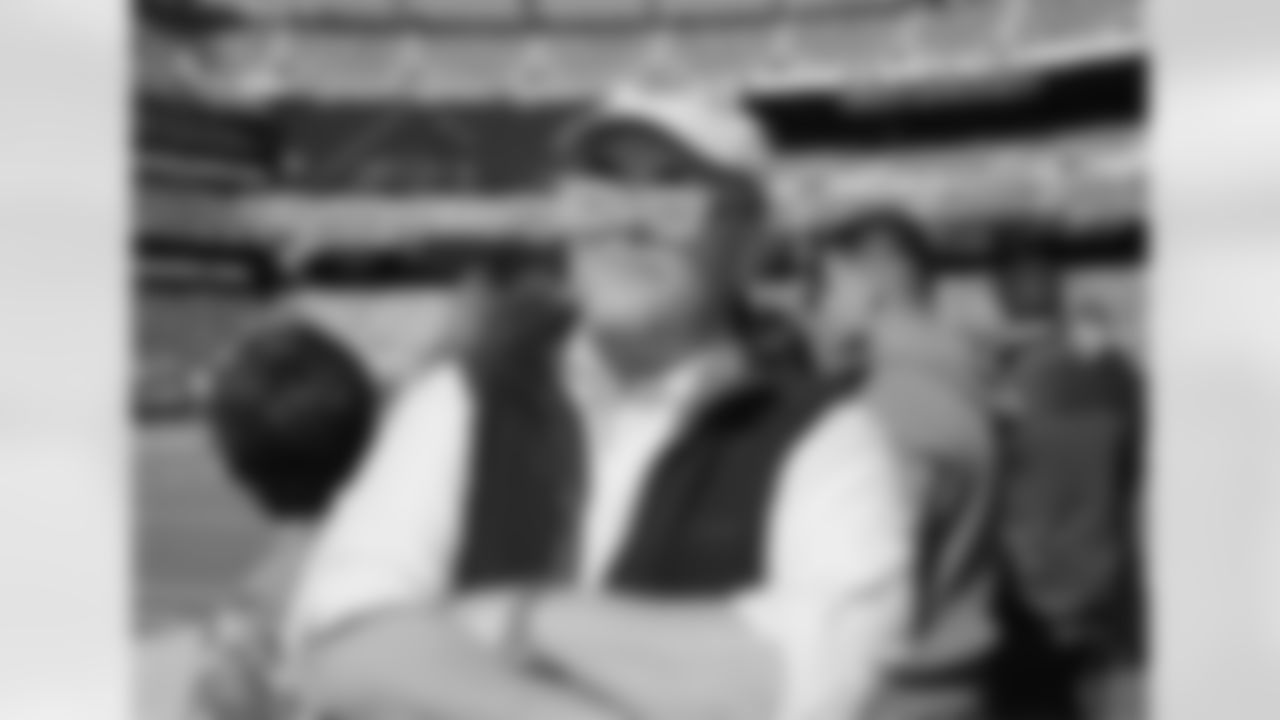 American chef Mario Batali took an afternoon away from one of his kitchens and took in the sights of MetLife Stadium during the Jets game against the Broncos.