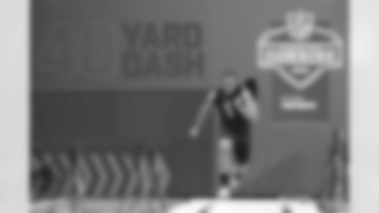 UCLA tight end Greg Dulcich runs the 40-yard dash during the NFL football scouting combine, Thursday, March 3, 2022, in Indianapolis. (AP Photo/Darron Cummings)