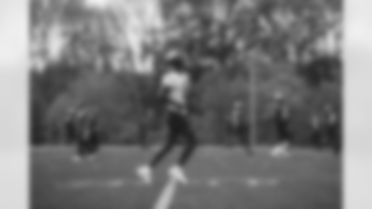 WR Elijah Moore
