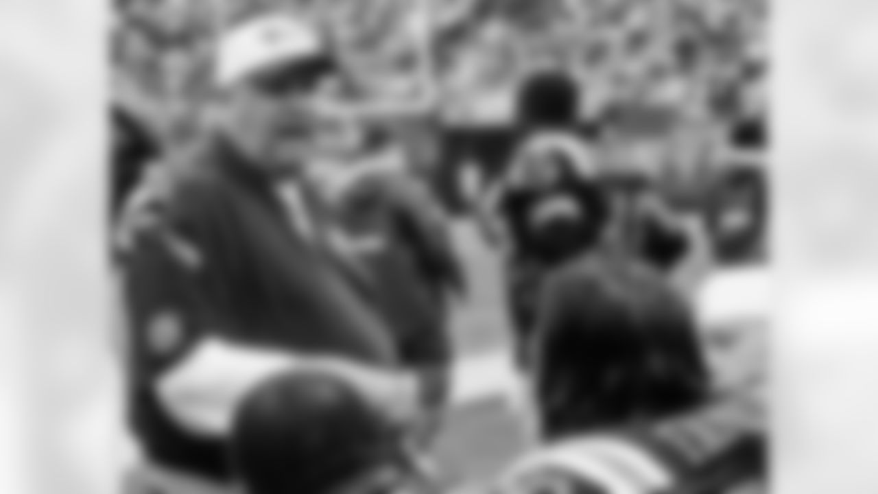 2009 Week 3 - Jets vs Titans Photos