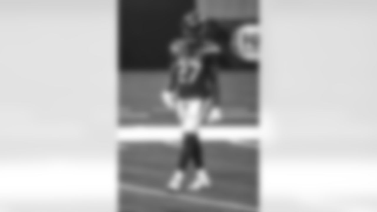 New York Jets cornerback Corey Ballentine (27) warms up prior to an NFL football game against the Los Angeles Rams on Sunday, December 20, 2020 in Inglewood, California. (Ben Liebenberg/NFL)