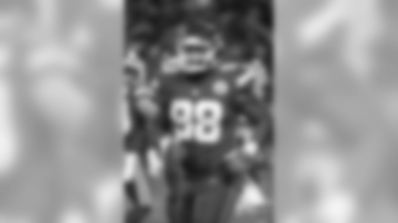 91 Kendall Reyes (DL)