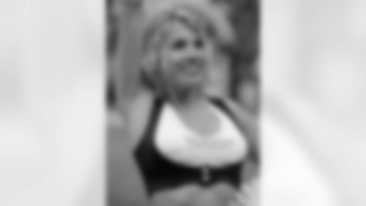 Natalie 2009 Flight Crew Member Photos