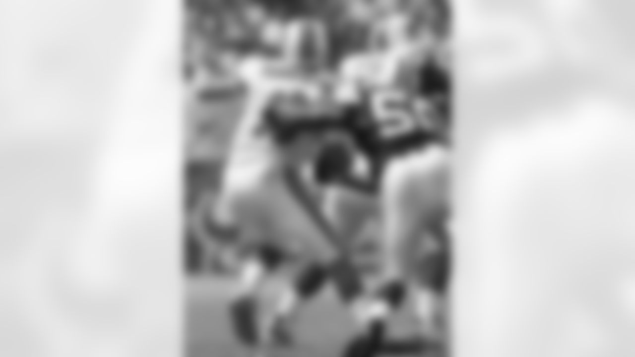 Vernon Gholston Photos