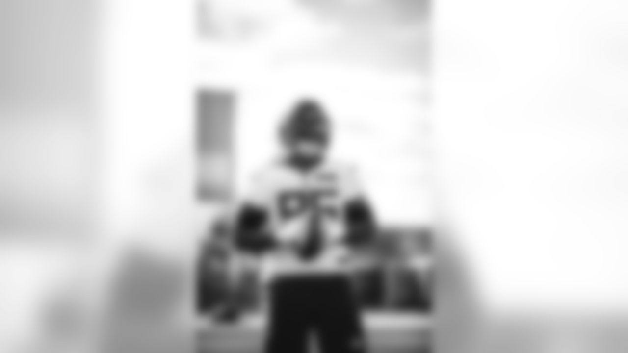 E_SNY_6897