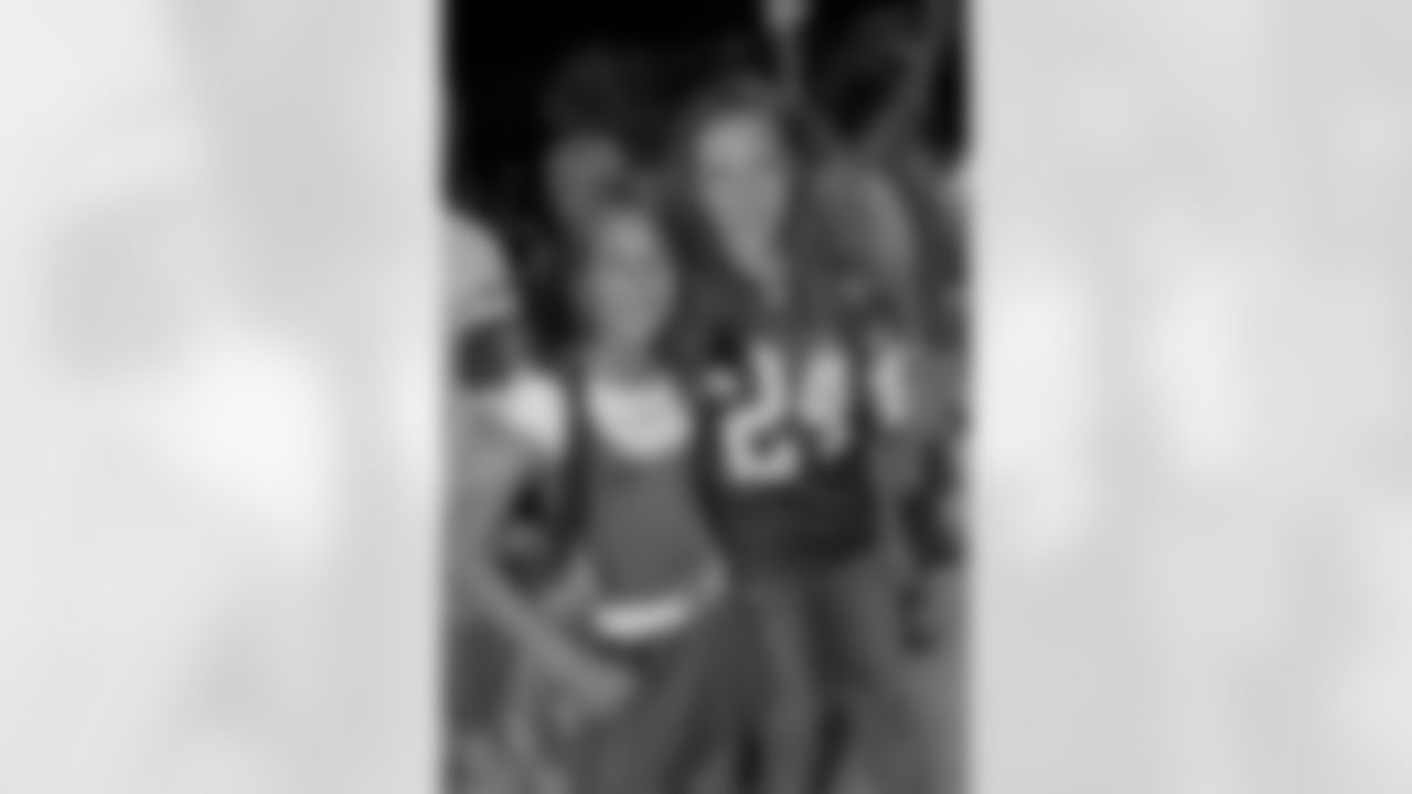 2011 Preseason Week 4 Jets vs Eagles Junior Flight Crew Photos