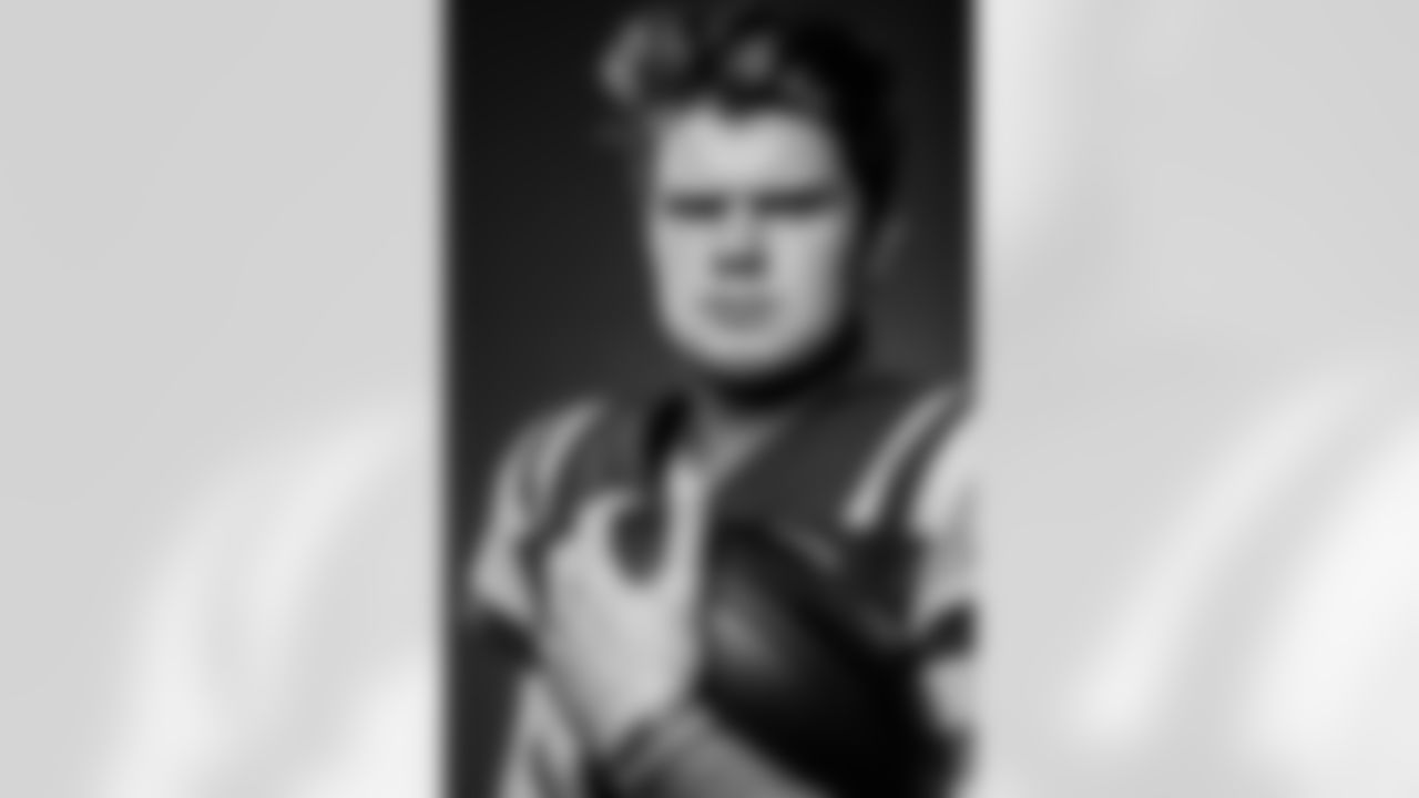 QB Sam Darnold