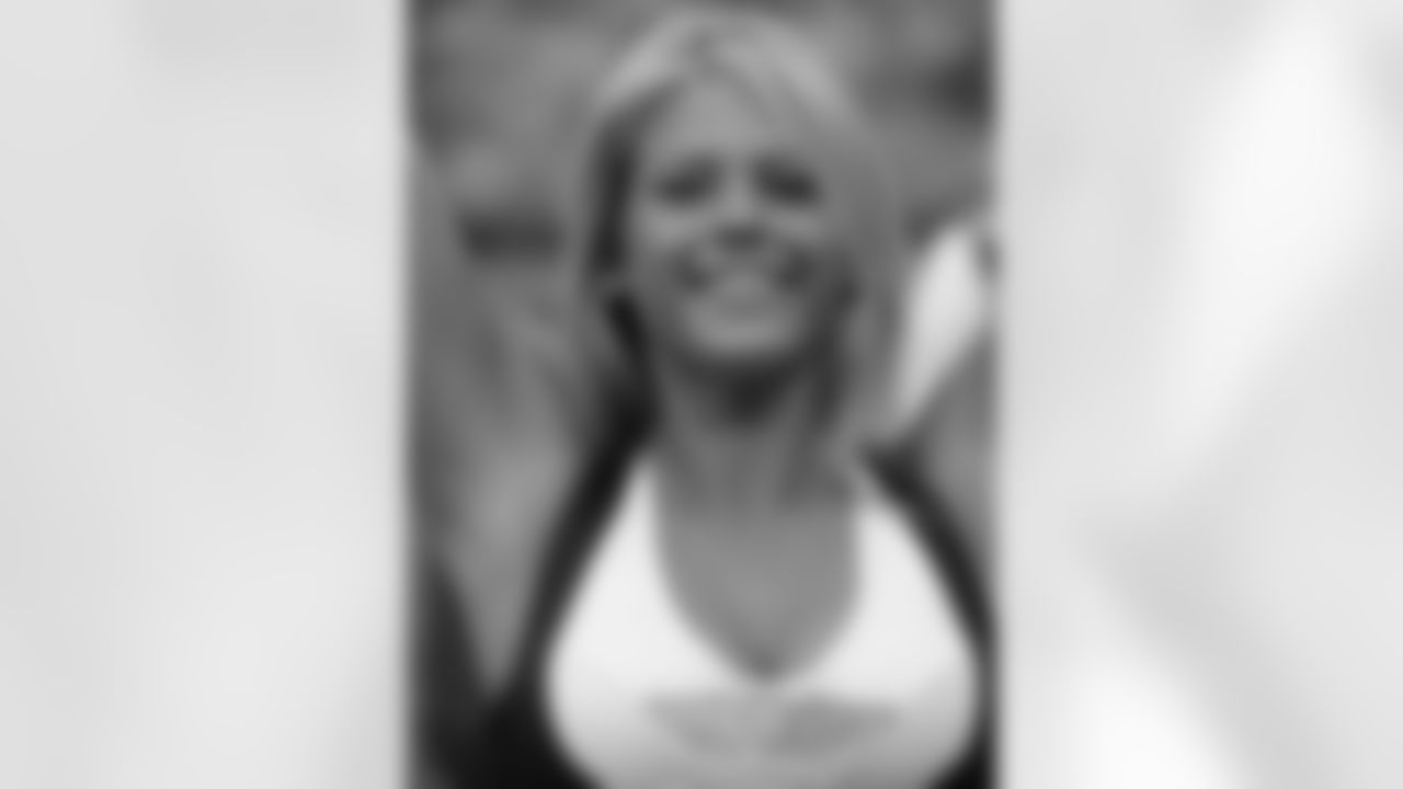 Jessica S - 2009 Flight Crew Member Photos