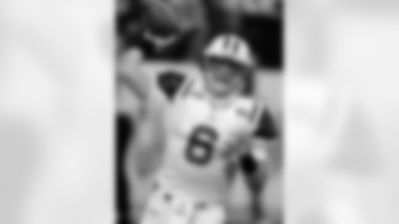 2009 Week 16 Jets at Colts Photos