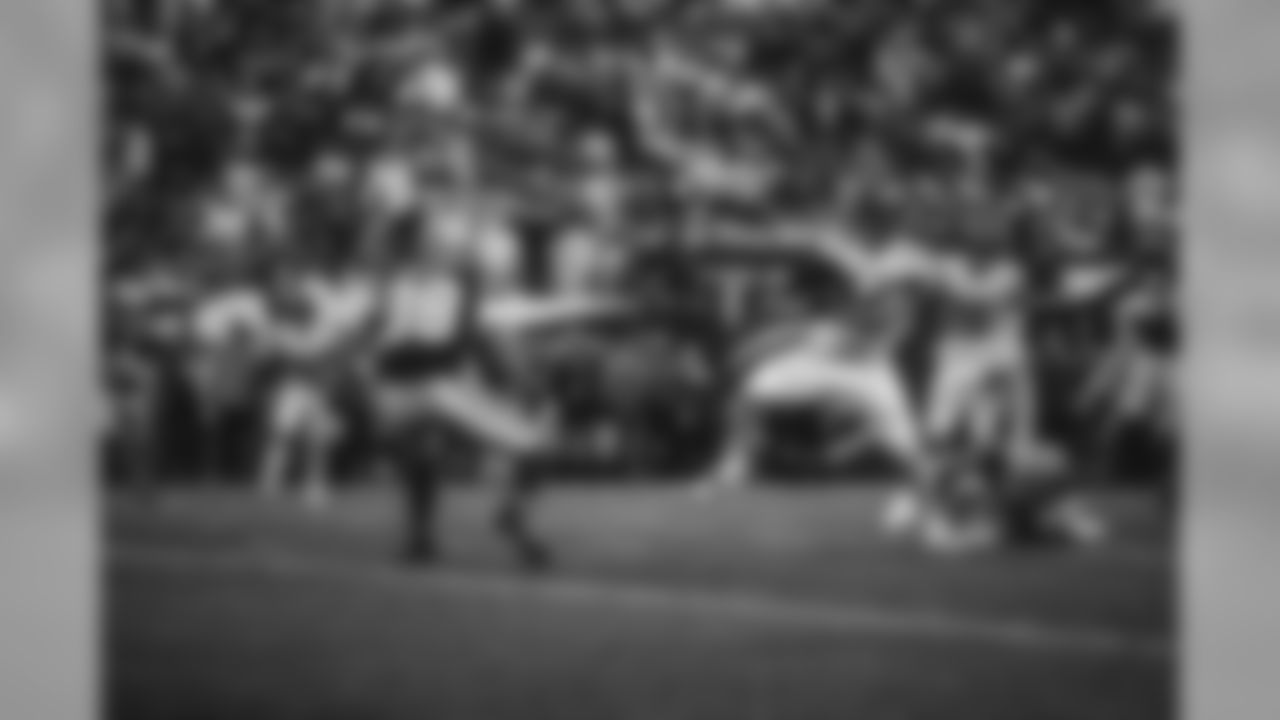 E_SNY_9930