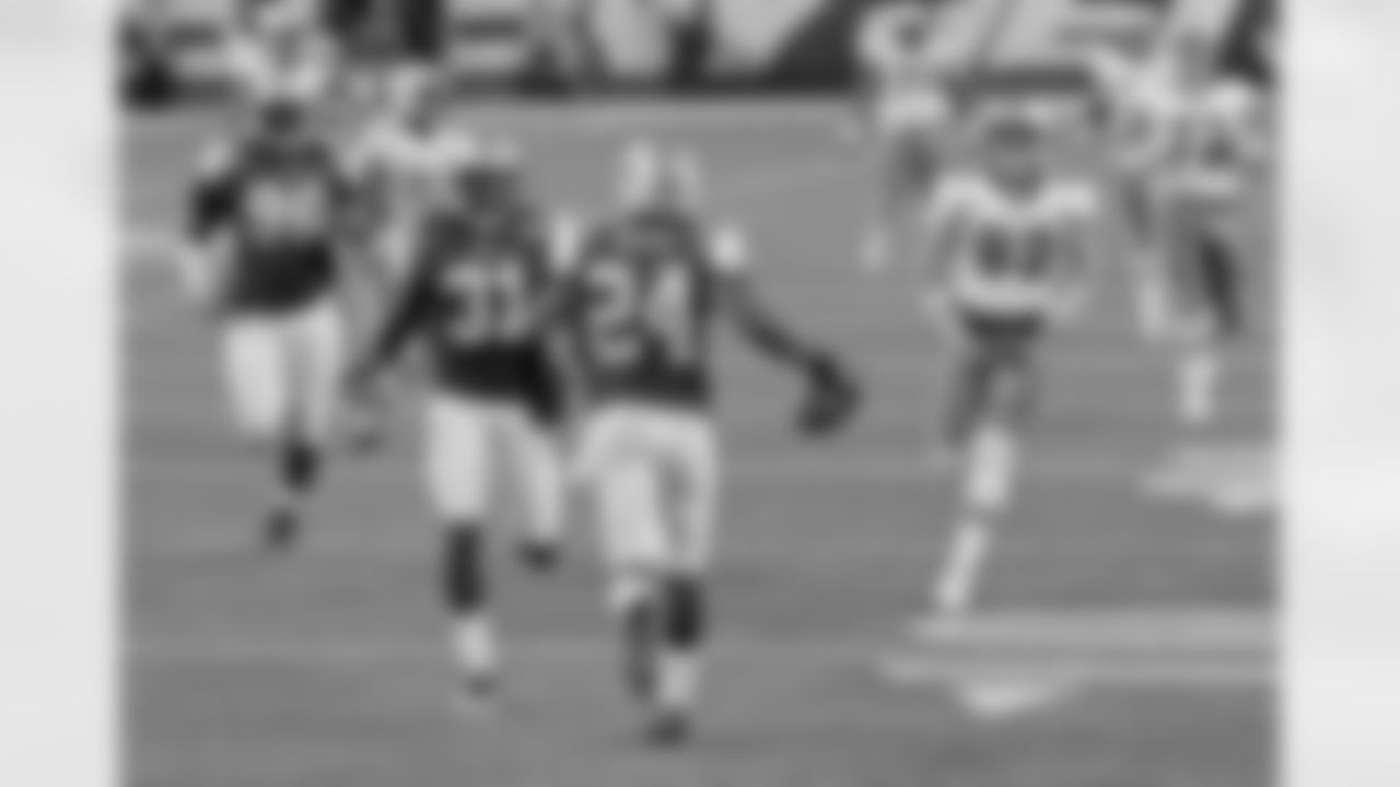 Darrelle Revis Photos