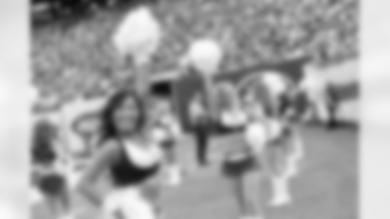 New York Jets Flight Crew: Jets vs Chargers