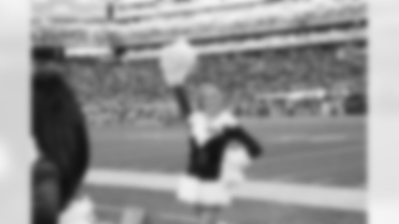 New York Jets Flight Crew: Jets vs Giants