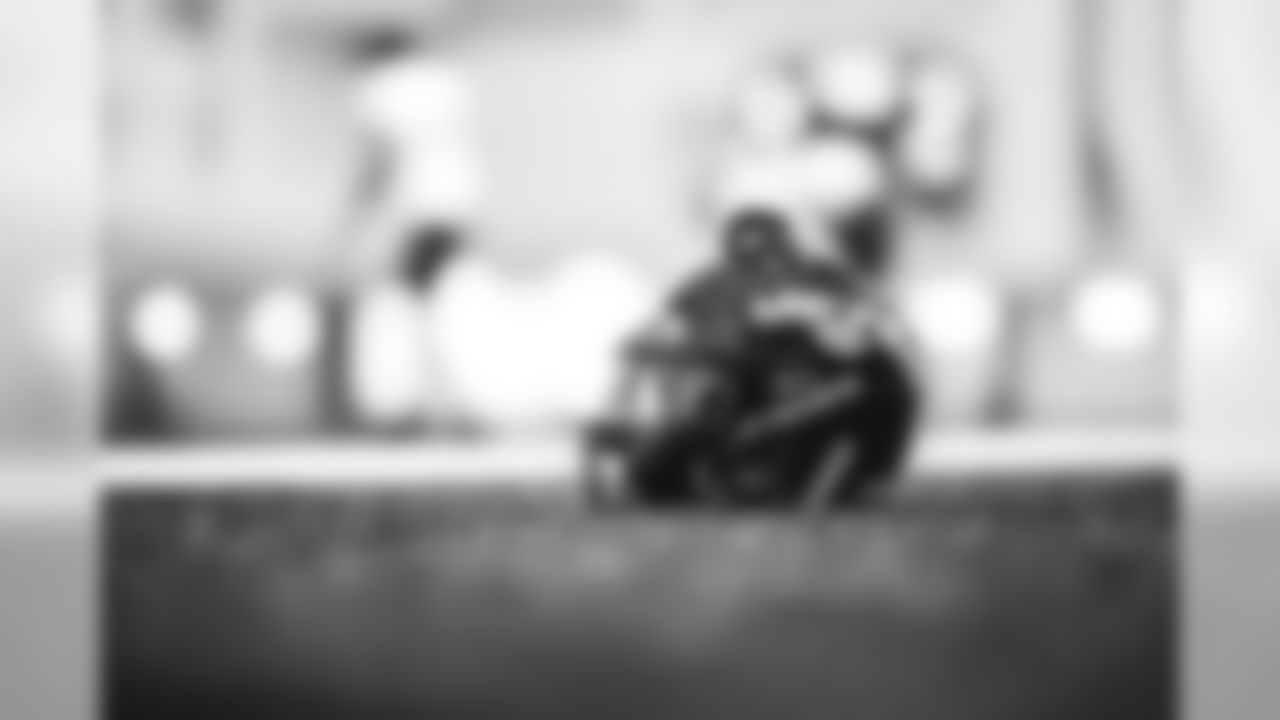 E_SNY_8133