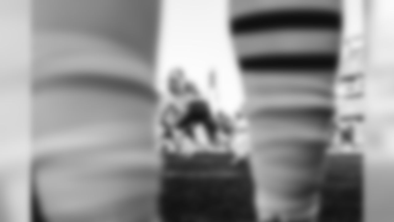E_L1050999