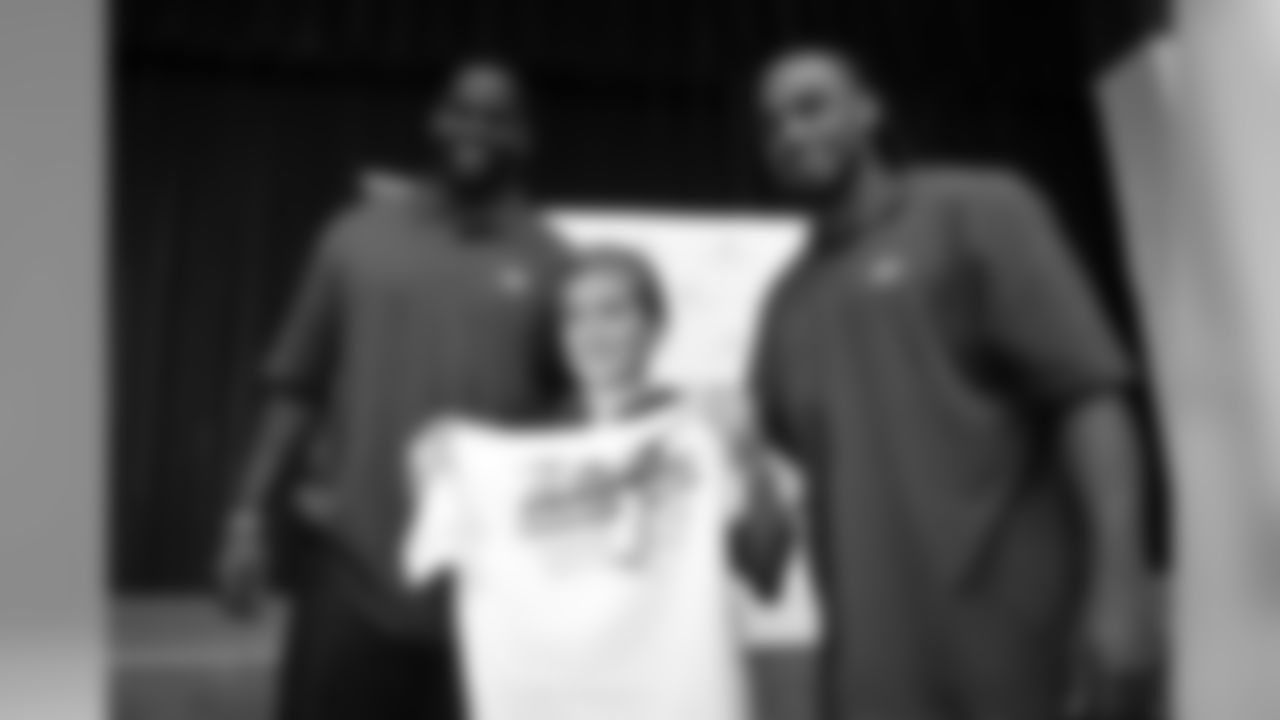 NFL Play 60 Challenge: Wilson and Dixon Inspire Local Kids