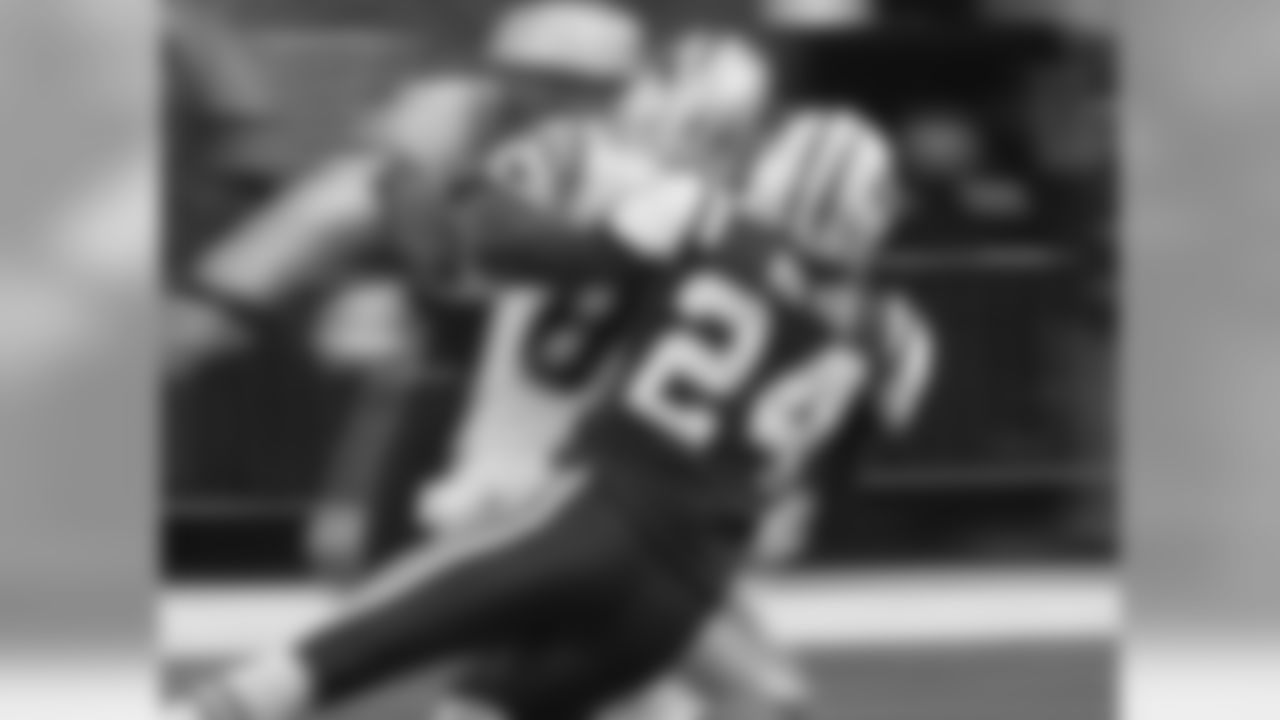 2009 Week 12 Jets vs Panthers Photos