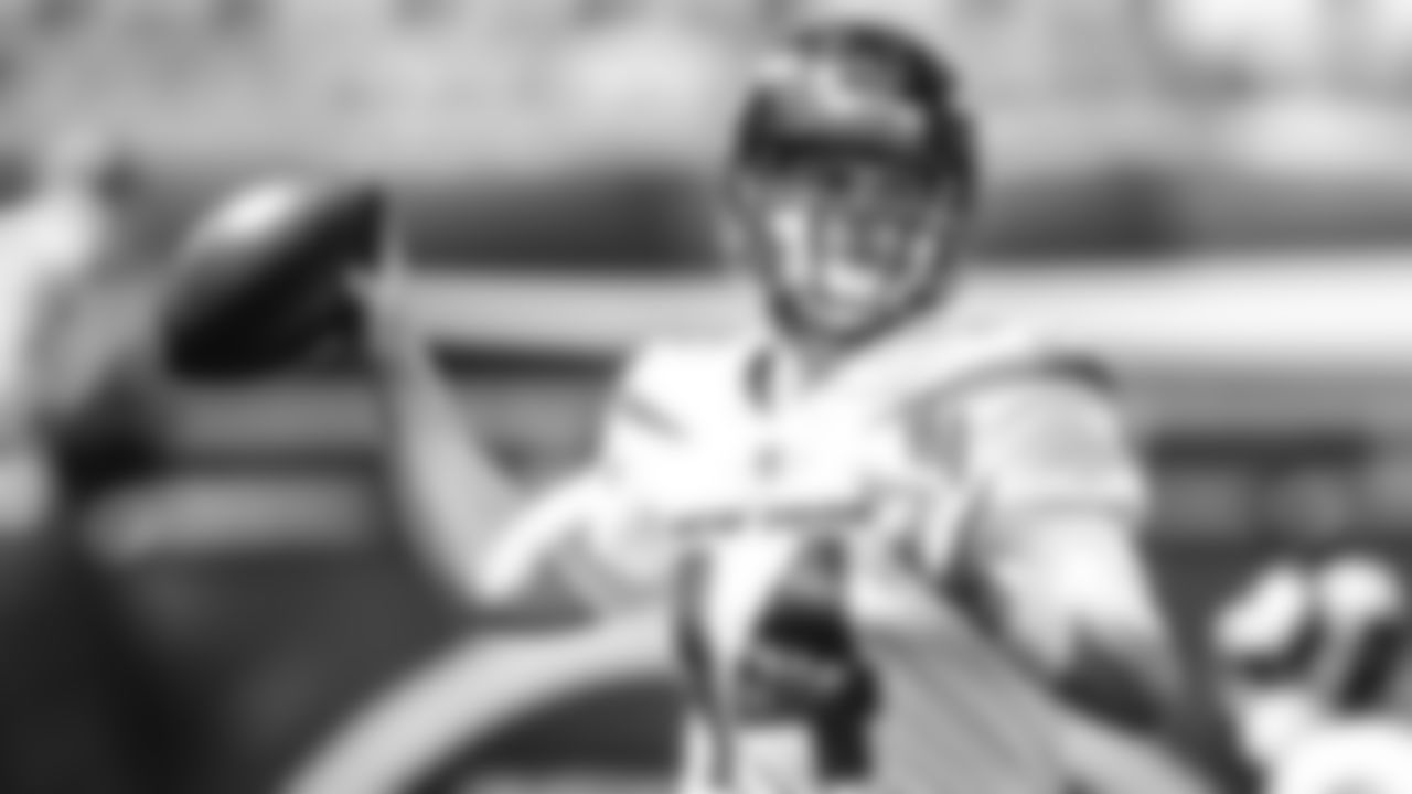 QB Sam Darnold