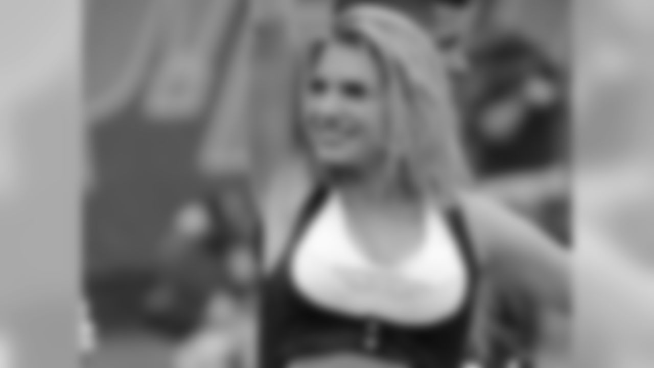 Ryann 2009 Flight Crew Member Photos