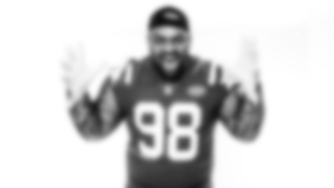 #98 Mike Pennel (DL)
