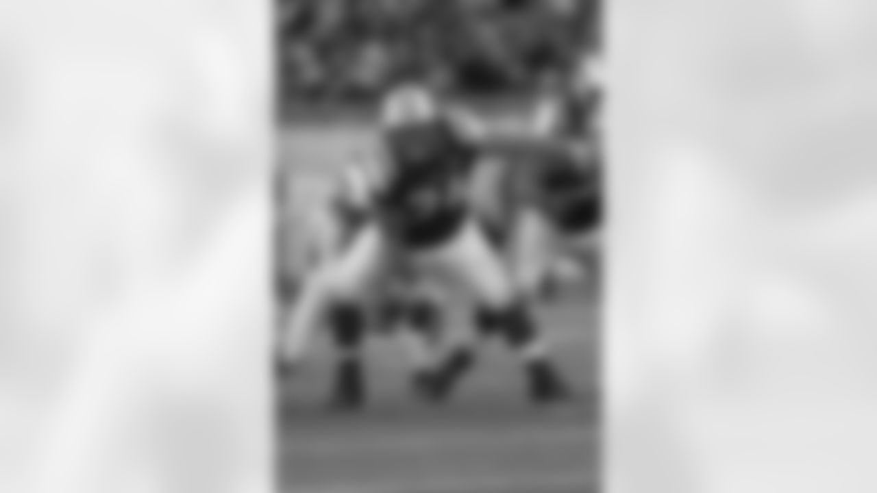 Nick Mangold Photos
