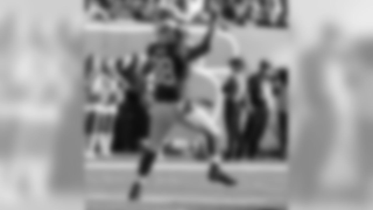 The second-round pick in this year's draft was recently named to Sports Illustrated's All-Rookie Team. Amaro leads rookie tight ends with 35 receptions for 311 yards. He did not play in the first Jets-Dolphins matchup because of a concussion he suffered the week prior against Buffalo.
