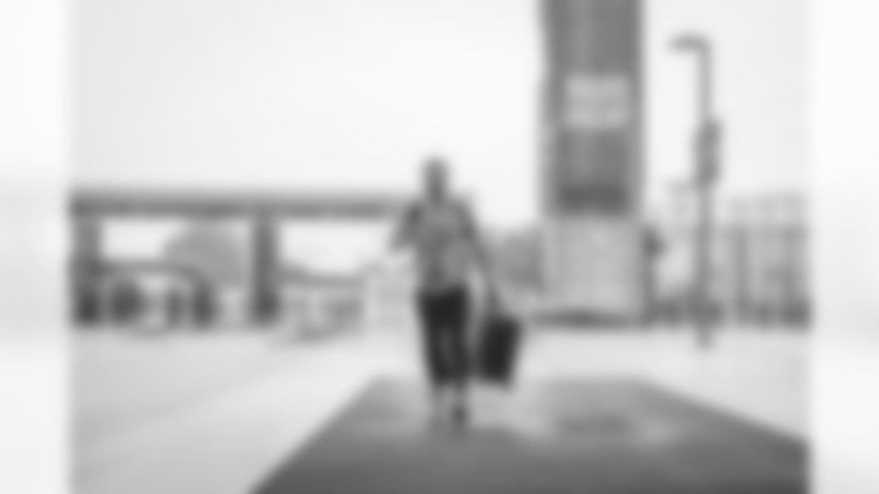 E_SNY_0700