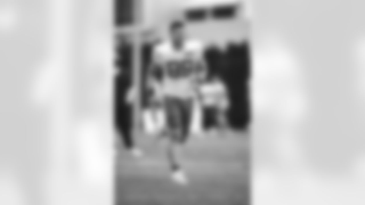 E_SNY_1083