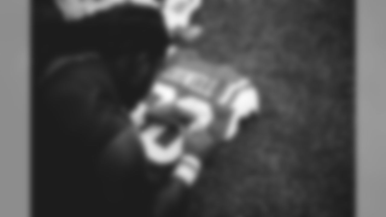 E_1D2_5327