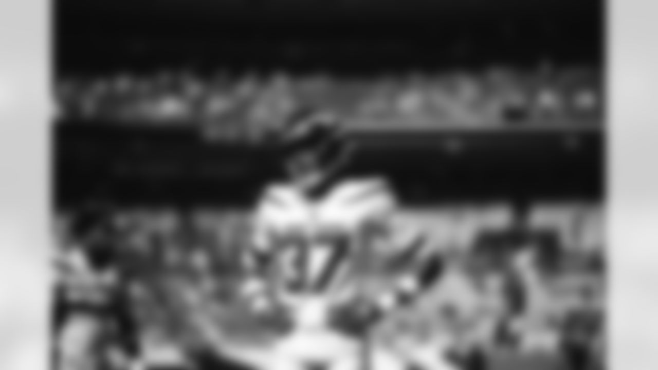 E_JB3_0244
