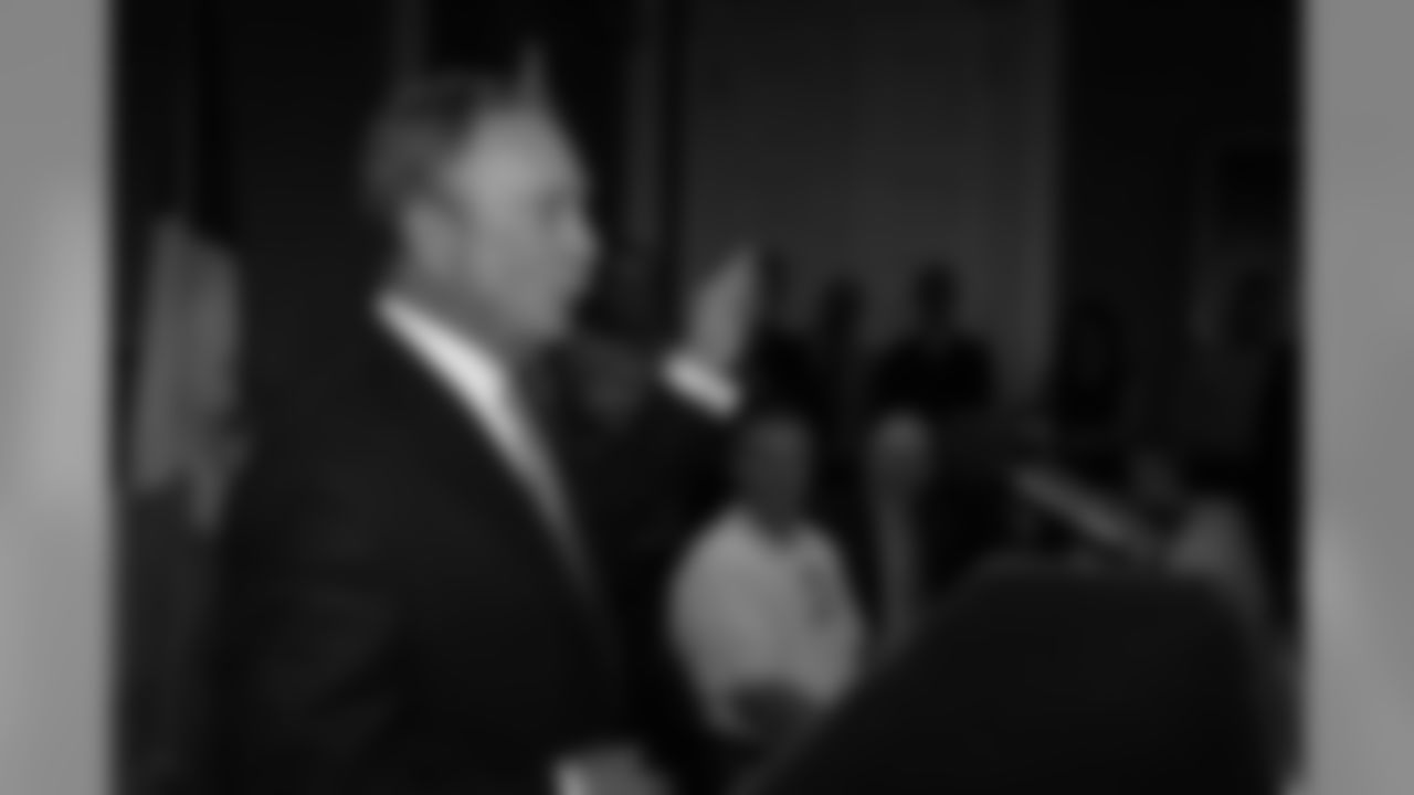 08 Brett Favre welcomed at City Hall