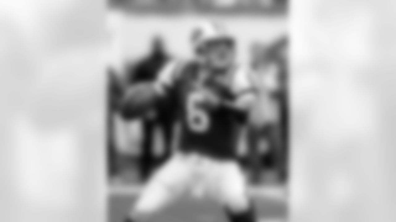 2010 Week 8 Jets vs Packers Game Photos