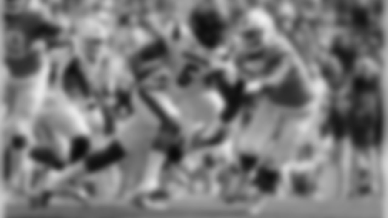 DL Kyle Phillips (Tennessee)