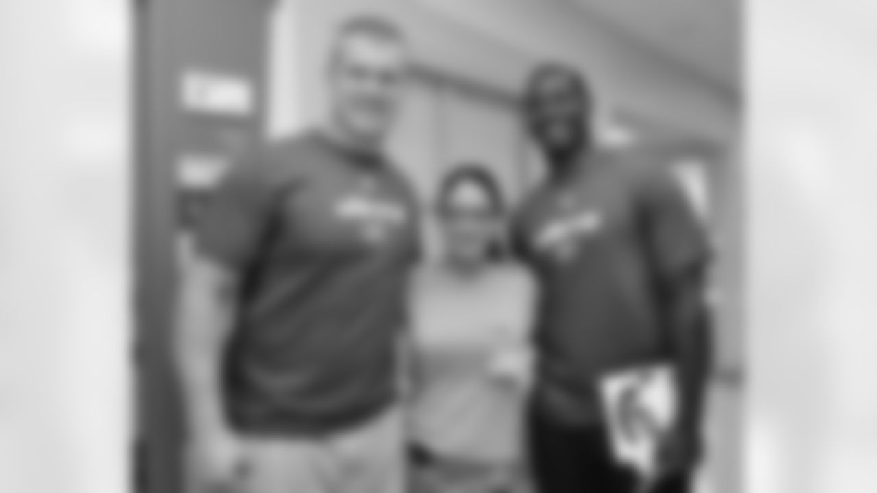 Pool and Mulligan Visit Goryeb Childrens Hospital