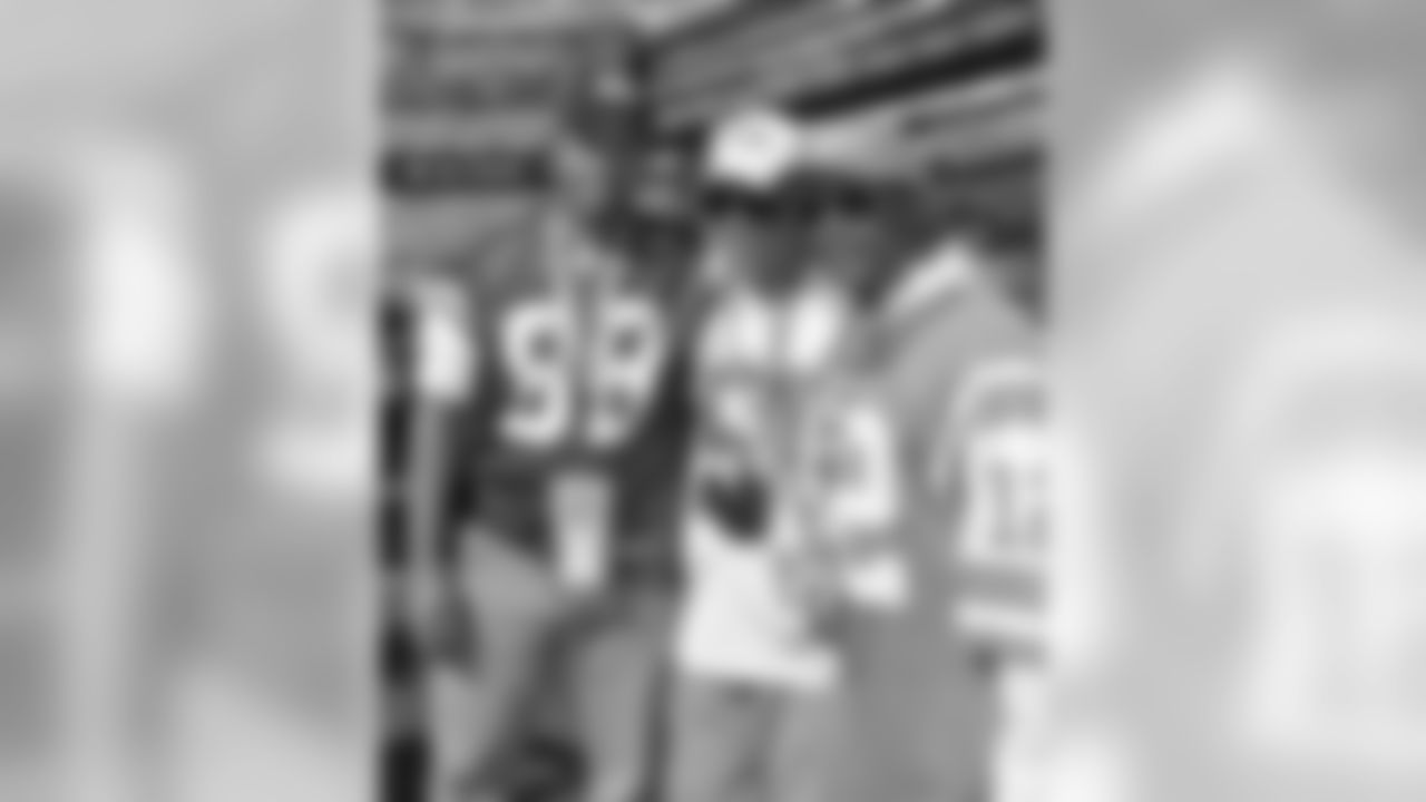 2010 Week 2 Jets-Patriots Entertainment and Celebrity Photos