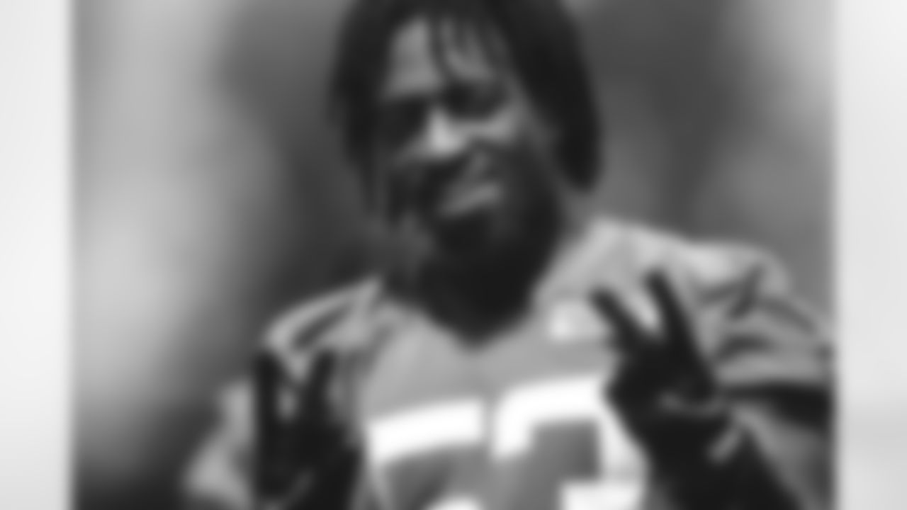 LB DQ Thomas