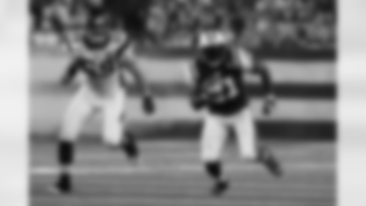 2010 Week 5 Jets vs Vikings Game Photos
