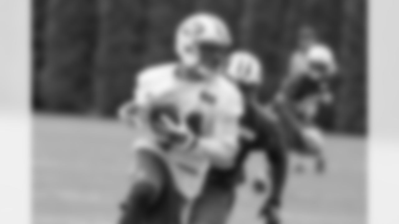 As a senior, Devin Smith averaged 28.2 yards per reception for the National Champion Ohio State Buckeyes. The 6'0", 196-pound Smith averaged a touchdown every 4.0 receptions in his four-year career. "What stood out on tape is that Devin has the vertical skills to stretch the field," Maccagnan said. "We felt his hands were good, and at the Senior Bowl we thought he had all the skills, quickness out of his breaks, ability to track the ball."