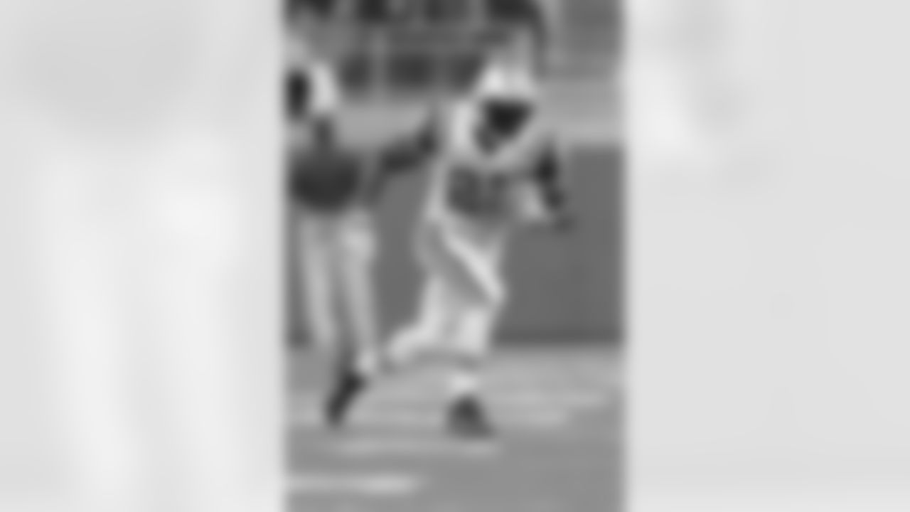 2010 Week 9 Jets vs Lions Game Photos
