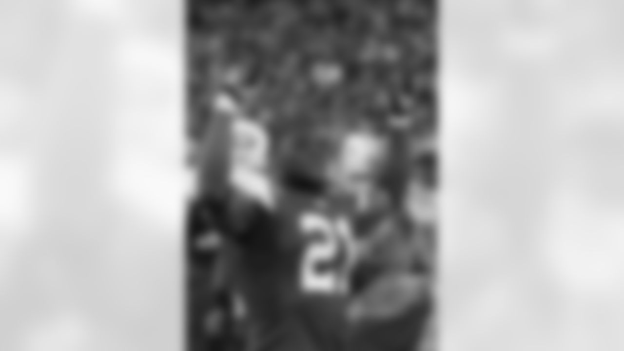 2010 Week 11 Jets vs Texans Game Photos