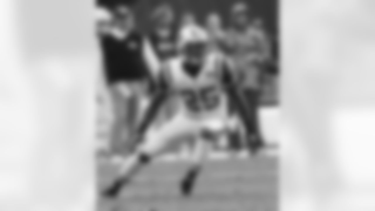 Joe Mcknight Photos