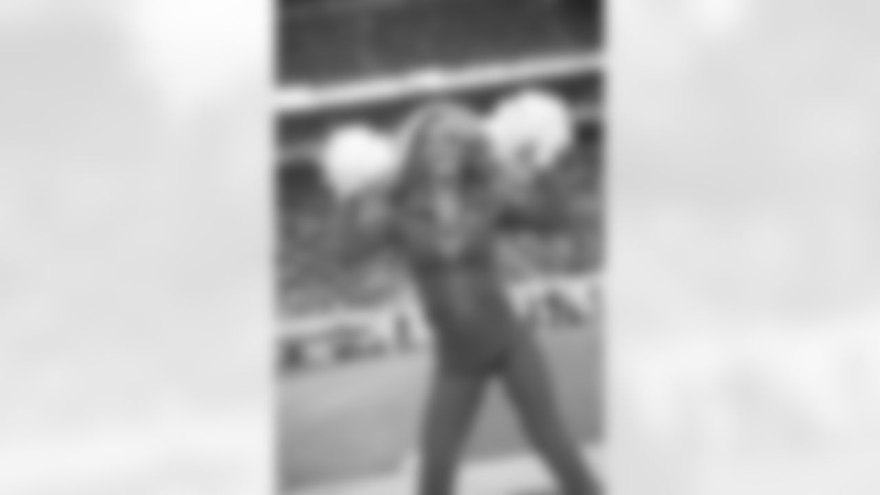 New York Jets Flight Crew: Jets vs Patriots