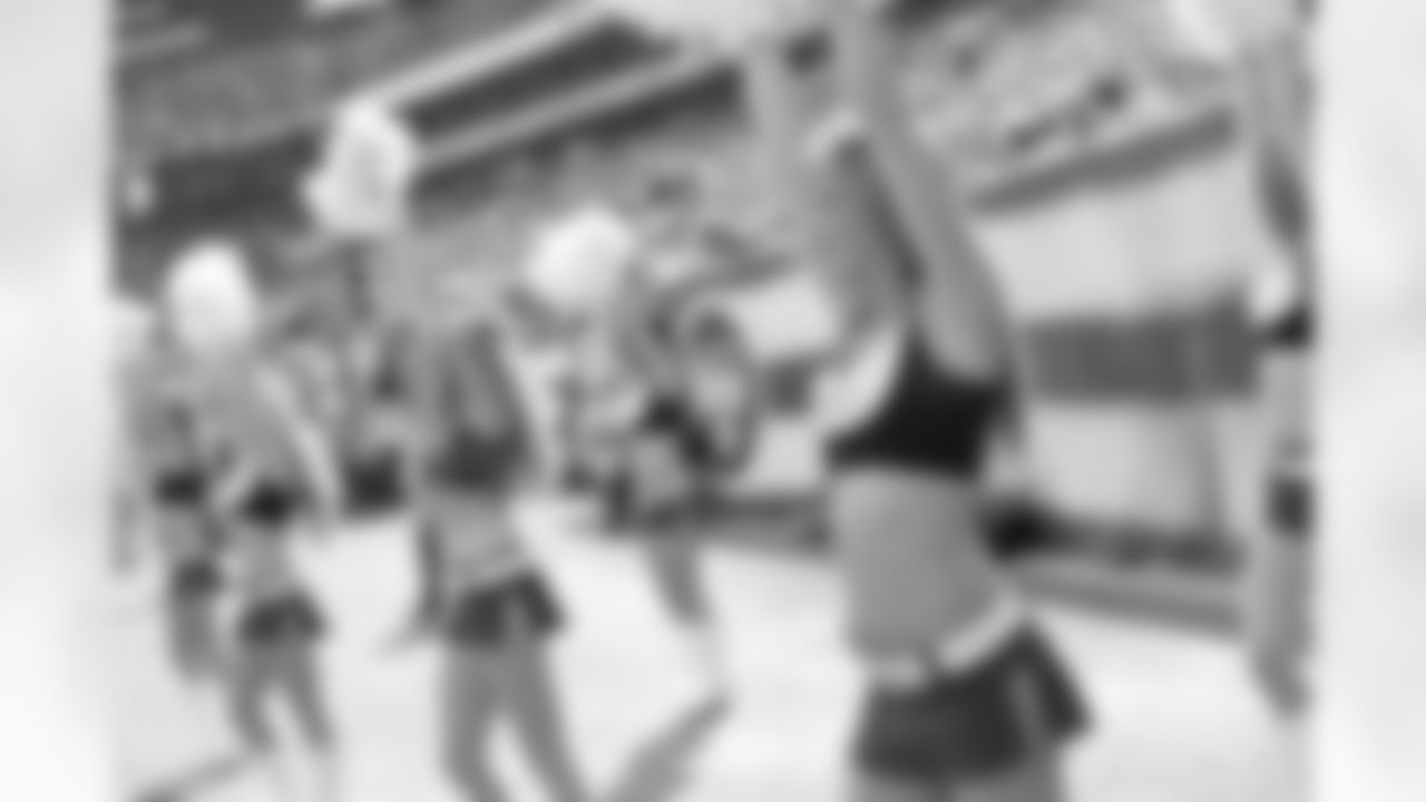 New York Jets Flight Crew: Jets vs Chargers